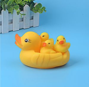 Mainan Anak Bebek Karet Bunyi: Mainan Mandi Edukasi Induk & 3 Anak Bayi