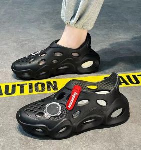 only foot Crosss High Quality Breathable Mens Slippers Outdoor Anti slip Summer Perforated Sandals Womens Beach Sandals