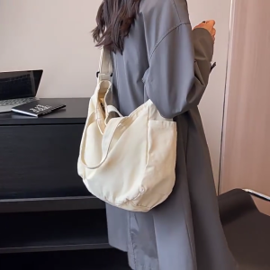 Versatile and Chic Canvas Single Shoulder Bag Japanese Style Crossbody Bgas Large Capacity Satchel