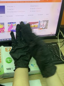 [ 1 hộp 50 đôi] Găng Tay Cao Su Y Tế Không Bột Nitrile EZCARE Màu Đen