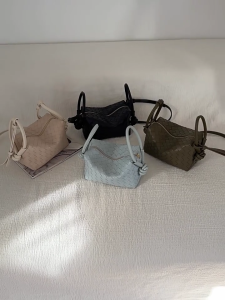 Handwoven Messenger Bag for Women Small Handbag PU Leather Crossbody Bag Commuting Bag Trendy Shoulder Bag