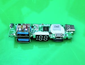 Mạch sạc dự phòng Robot hỗ trợ sạc nhanh QC 4.0 PD 22.5W 3 cổng vào 3 cổng ra có màn hình  hàng tháo khối like new