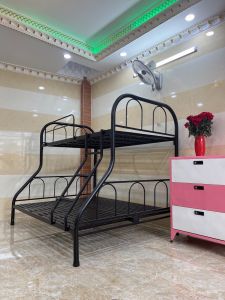 Giường sắt hai tầng Đại Thành tầng trên 1m tầng dưới 1m4 màu Đen