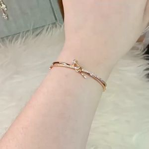 La Vienne - Enisa - Aksesoris Perhiasan Gelang Rantai Titanium Wanita Anti Karat - Perhiasan Perempuan Elegan Mewah