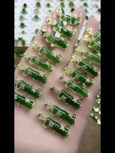 节节高升竹节正品吊坠仿绿玉髓玉竹项链设计锁骨奢小众高级毛衣链Genuine pendant with high rise bamboo joints imitating green jadeite and jade bamboo necklace design collarbone luxury niche high-end sweater chain