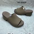 มาใหม่แล้ว รองเท้าส้นสูงสำหรับผู้หญิงรุ่น Crocs brooklyn slide งานสวยดูดีทันสมัย. 