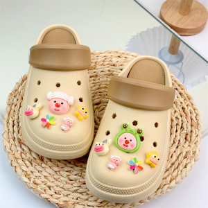 รองเท้าแตะ รองเท้าแตะแฟชั่นฤดูร้อน รองเท้าน่ารักๆ เสริมส้น 6 ซม เป็นงาน DAY น่ารักๆ มีตัวการ์ตูนน่ารักๆให้เลือกเยอะมาก น้ำหนักเบา แนะนำเผื่อ 1 ไซส์