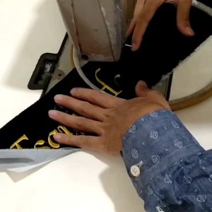 Selempang Wisuda Berkualitas: Pakai Renda atau Logo?