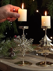 เชิงเทียนชั้นวางของเหล็กรูปดาวดอกไม้เกล็ดหิมะถ้วยใส่เทียนโลหะสำหรับตกแต่งเทศกาลคริสต์มาส