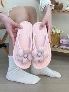 [Free Shipping] 2025 New Fashionable Flat Flip-Flops For Women Summer Indoor Versatile Beach Sandals With Casual Floral Design
