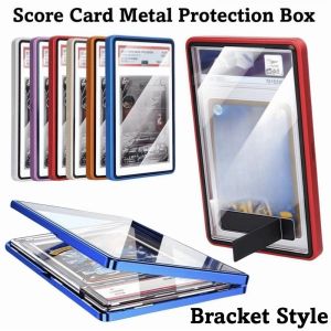 URBAG 2-ใน-1 กล่องป้องกันการ์ดเกรด PSA/CGC โปร่งใส พร้อมขาตั้ง กล่องแม่เหล็กโลหะ เอกสิทธิ์เฉพาะ ป้องกันรังสียูวี กล่องป้องกันบัตร แสดงการ์ด
