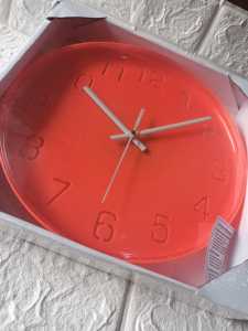 Jam Dinding Modern Hijau Metalik 25cm dengan Fitur Mencuci Pembersih Jam