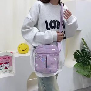 กระเป๋าสะพายข้าง สไตส์นี้เท่มาก แฟชั่นฤดูใบไม้ผลิ ฮิตมากตอนนี้ จุของได้เยอะ เรียบง่า มีซิป เข้ากับทุกการแต่งกาย