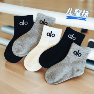 ถุงเท้าเด็กฤดูใบไม้ผลิและฤดูใบไม้ร่วงเด็กชายดูดซับเหงื่อระบายอากาศได้ตาข่ายรุ่นตัวอักษรเด็กผู้หญิงนักเรียนกีฬาถุงเท้ากลางท่อตัวอักษร ALO145