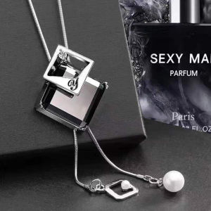 Kalung Sweater Rantai Panjang Liontin Geometri Dua Layer Kristal Hitam Imitasi