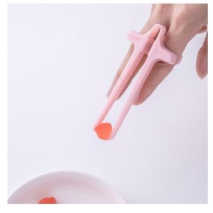 Convenient for Gamers Hands-free Finger Snack clips Snack Chopsticks