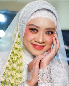 Slayer selendang pengantin Mutiara jilbab veil sunting pelaminan mua wedding aksesoris fashion muslimah Hijab manten kerudung berkualtas wanita terbaru bride untuk gaun ibu besan dan tunangan nikahan hantaran souvenir LN SULAM COLLECTION