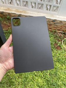 Cover Silikon Matte Hitam ITEL PAD 1 10.1 Inch - Pelindung Berkualitas dengan Bahan Plastik Tahan Lama