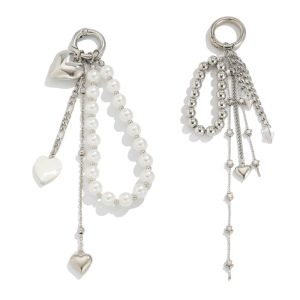 Elegant Heart Keychain Beads Key Pendant Heart Bag Decoration Alloy Texture Key Holder Suitable for Present Giving