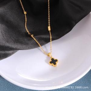 [ Bayar Ditempat ] Kalung Wanita Titanium Anti Karat Liontin Bunga Clover Tiffany Hitam dan Putih / Kalung Titanium Gold Anti Karat Wanita / Kalung Korean Style Import Anti Karat