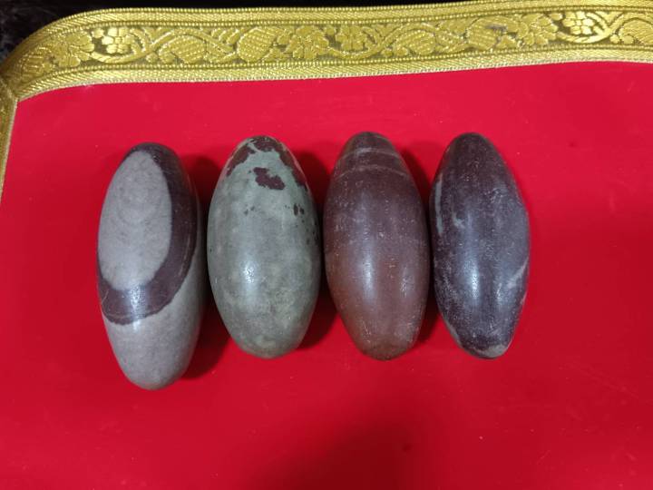 ศิวลึงค์หินแม่น้ำแท้สำหรับบูชาและตกแต่ง