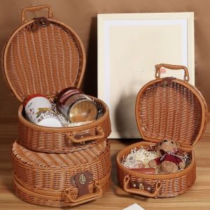 NCNC(OKDEALS01) Round Wicker Suitcase Large Capacity Handmade Rattan Woven Luggage Box Portable Anti-impact Picnic Basket for Home