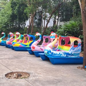 Thiên nga đạp nước composite loại vẽ 3D 0902111196