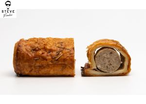 Beef & Rosemary Sausage Roll Box / ซอสเซจโรลเนื้อและโรสแมรี่ กล่อง 3 ชิ้น **Pre - Order