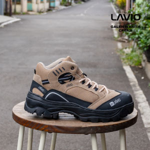 Lavio Sepatu Gunung Wanita Over-the-Knee Premium Quality Pu Leather Outdoor Hikiing Touring