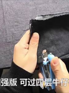 家用小型缝纫机便携式手动迷你微型手持简易缝衣服神器袖珍裁缝机