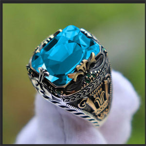 Vintage Luxury Mens Ring Emerald Inlaid Stylish Design Party Wedding Jewelry Gift For Him