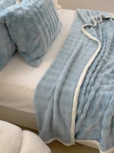 A Maternity-Grade Rabbit Fur Blanket Office Throw Blanket Sofa Blanket Thickened Warm Bedroom Nap Fleece Blanket LZD