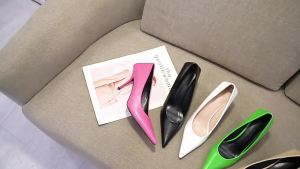 หรูหราผู้หญิง8เซนติเมตรรองเท้าส้นสูงปั๊มสำนักงานสุภาพสตรีออกแบบสีขาวสีเขียวสีดำส้นพรหมกริชพรรคชุดรองเท้า AD601