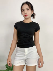 ชุดเซ็ตแฟชั่น เสื้อดำไหล่ตรง+กางเกงขาสั้น สไตล์เซ็กซี่