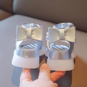 Girls Princess Sandals 2026 Summer New Baby Sparkly Rhinestones Bow Shoes Fashion Non-slip Flat Childrens Sandals Boots I05257