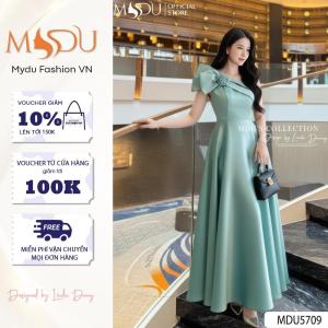Váy Lụa Twist Satin MDU5709 Thiết Kế Lệch Vai Tạo Khối 3D Với Hoa Bản To Đính Nổi Độc Lạ Từ MDU