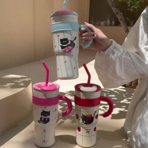 VALUEPULSE 700มล./1.2L ถ้วยฉนวนกันความร้อน การ์ตูนลายการ์ตูน เหล็กไร้สนิม ถ้วยหลอดดูด แฟชั่นสำหรับผู้หญิง พร้อมที่จับ กาต้มน้ำสำหรับนักเรียน การเดินทางกลางแจ้ง