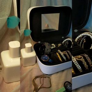 Kotak Perhiasan Putih: Tas & Pouch Perhiasan Praktis