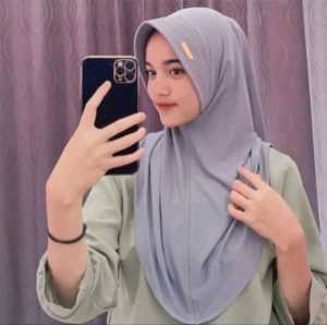 HIJAB SPORT PET AULIA LOGO AKRILIK MENUTUP DADA JERSEY ZOYA HIJAB INSTAN
