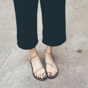 [Free Shipping] Korean-style cross-strap flat sandals fashionable and versatile lace-up Roman travel and vacation beach shoes for women