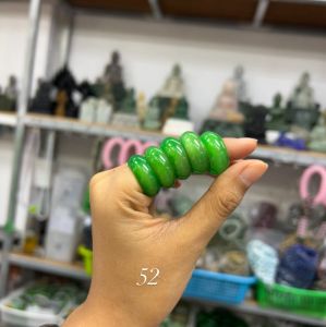 แหวนหยกอาบน้ำ ทรงปลอกมีด โทนเขียวแอปเปิ้ลสด