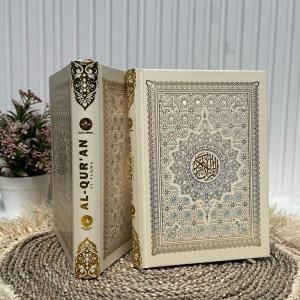 ( TIDAK BISA COSTUM NAMA )Alquran A5 Diamond Artchic Non Tajwid warna Free Tasbih Mutiara