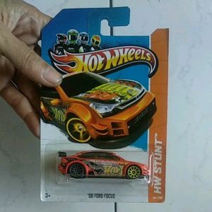 Diecast Hot Wheels 08 Ford Focus