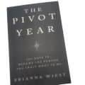2024The Pivot Year by Brianna Wiest  ฉบับภาษาอังกฤษ   ปีแห่งการเปลี่ยนแปลง. 
