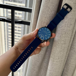 Large Plate Blue Light Leather Strap Watch Casual Neutral Mens and Womens Watch
