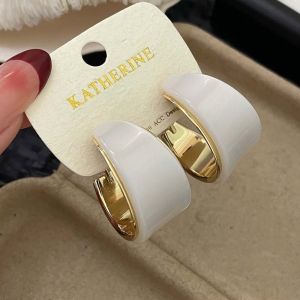 GENENIC 1 pair Glossy Acrylic Finish Chunky Resin Hoops Metallic Inner Lining Lightweight Construction Acrylic Metal Studs Korean Minimalist Jewelry Vibrant Macaron Shade Two-Tone C-Shaped Hoop Summer Beach Outing
