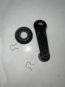 Tay quay kính ô tô loại phổ thông