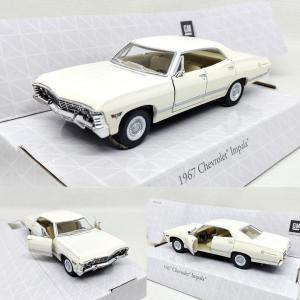 Diecast Mobil Mainan Miniatur 1967 Chevrolet Impala Classic Miniature Die Cast Model 1:43 Souvenir Kado Pajangan