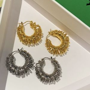 ต่างหูห่วงสไตล์แฟชั่นยุโรปและอเมริกาใหม่ทองและเงินแฟชั่นต่างหูห่วงงานเกรดพรีเมี่ยม