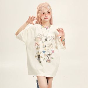 T-Shirt Wanita Ukuran Besar Lengan Pendek  Motif Kartun Aesthetic & Tulisan Unik  Katun Combed Tipis Adem 2025  Desain Korea Oversize Nyaman  Gaya Kasual Uniseks Streetwear  Kerah bulat Slip - on Tops  Gaya Eropa - Amerika  Modis  Pakaian  Pakaian couple